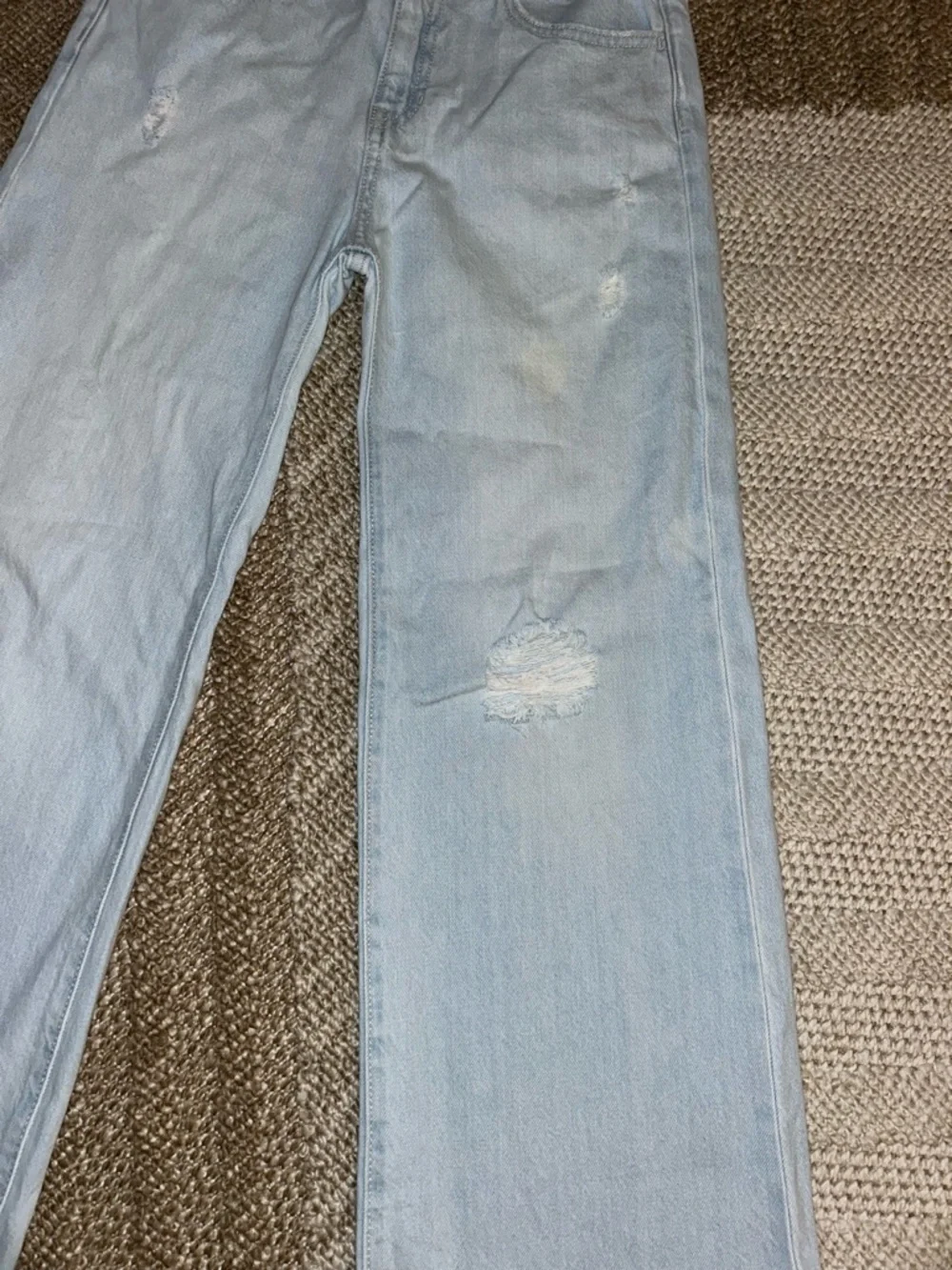 Old Navy Light Blue Wide-Leg Baggy Distressed Jeans